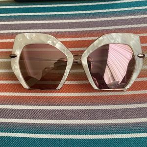 Krewe du Optic “Octavia” Sunglasses